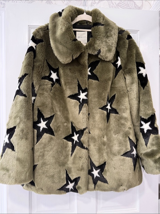 Avec Les Filles Jackets & Blazers - Avec Les Filles Olive Green Faux Fur Star Print Coat